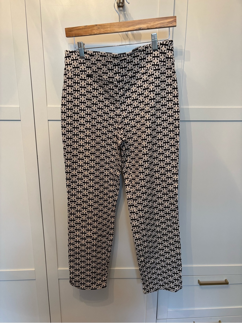 Black & White Geometric Ankle Pants